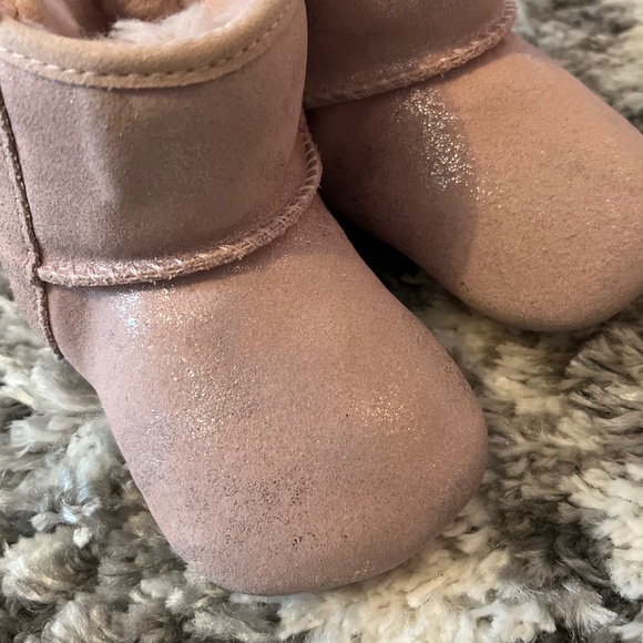 Gentle used baby shoes - Picture 1 of 6